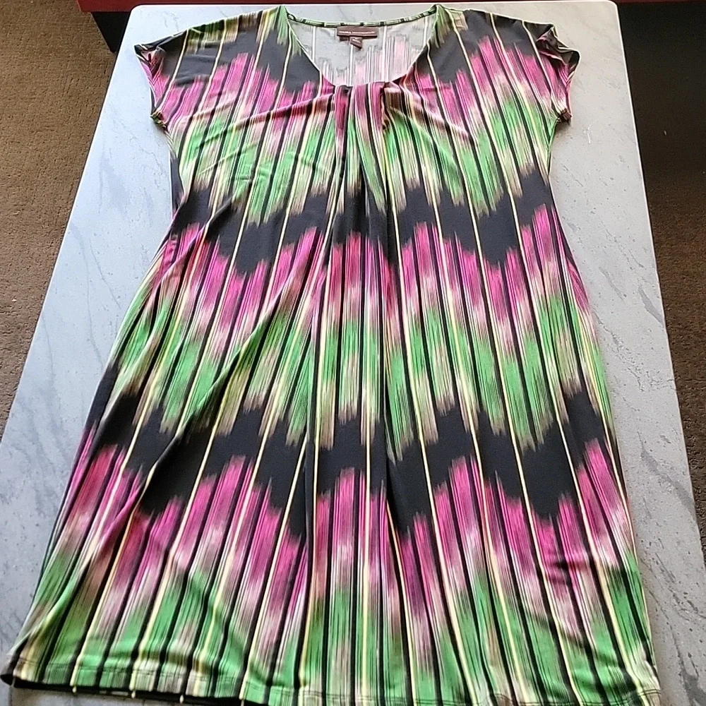 DANA BUCHMAN Cap Sleeve Gathered V Neck Front Dress Pink Green Black Sz M